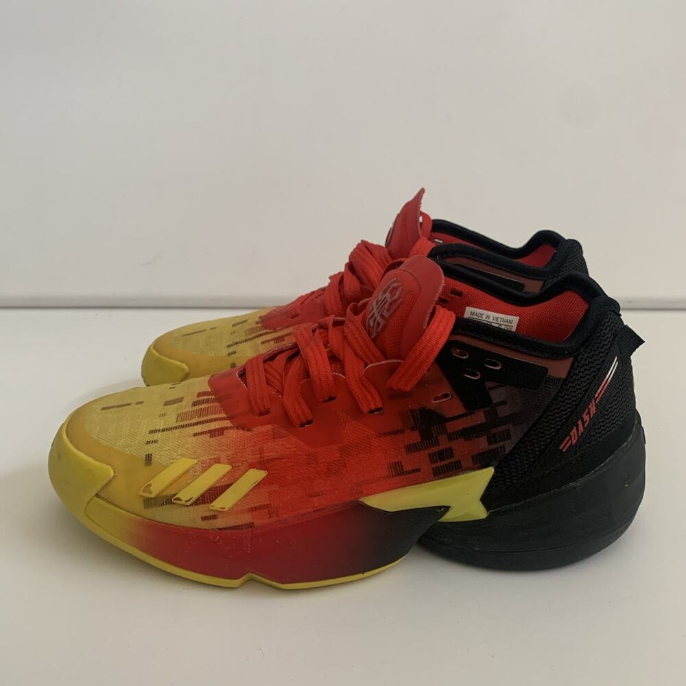 Adidas D.O.N. Issue 4 Youth Boys Size 5 Pixar The Incredibles Sneaker Shoes
